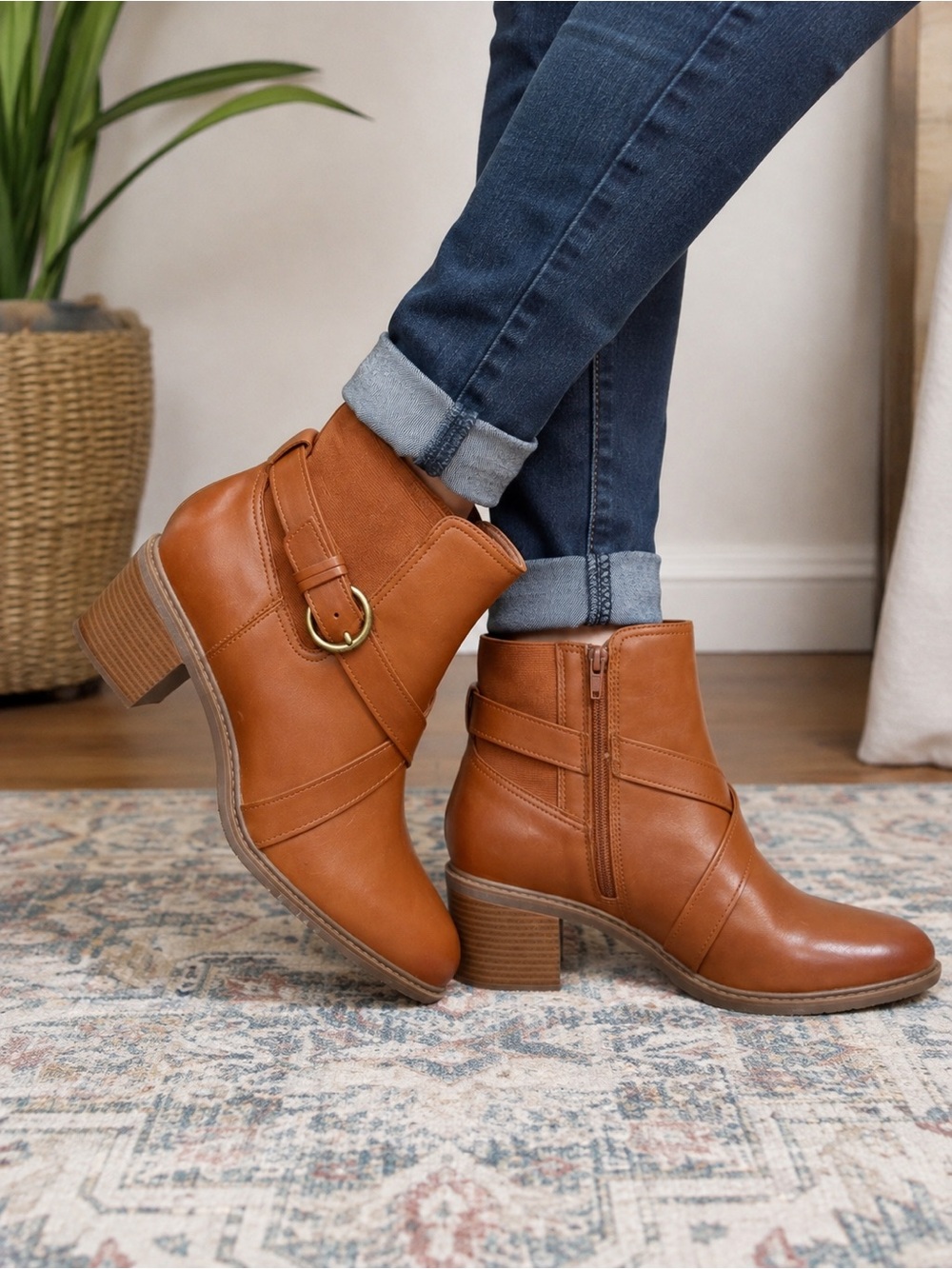 Clarks Collection Women’s 10M Brown Leather Ankle Boots Buckle Block Heel